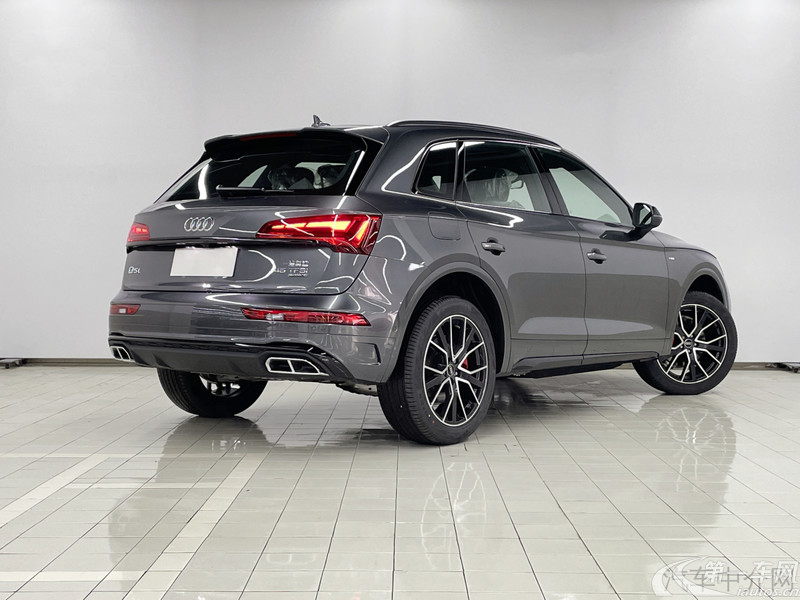 奥迪Q5L 45TFSI 2024款 2.0T 自动 豪华动感型 (国Ⅵ) 