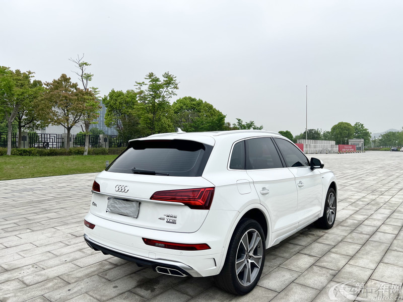 奥迪Q5L 45TFSI 2021款 2.0T 自动 臻选动感型 (国Ⅵ) 