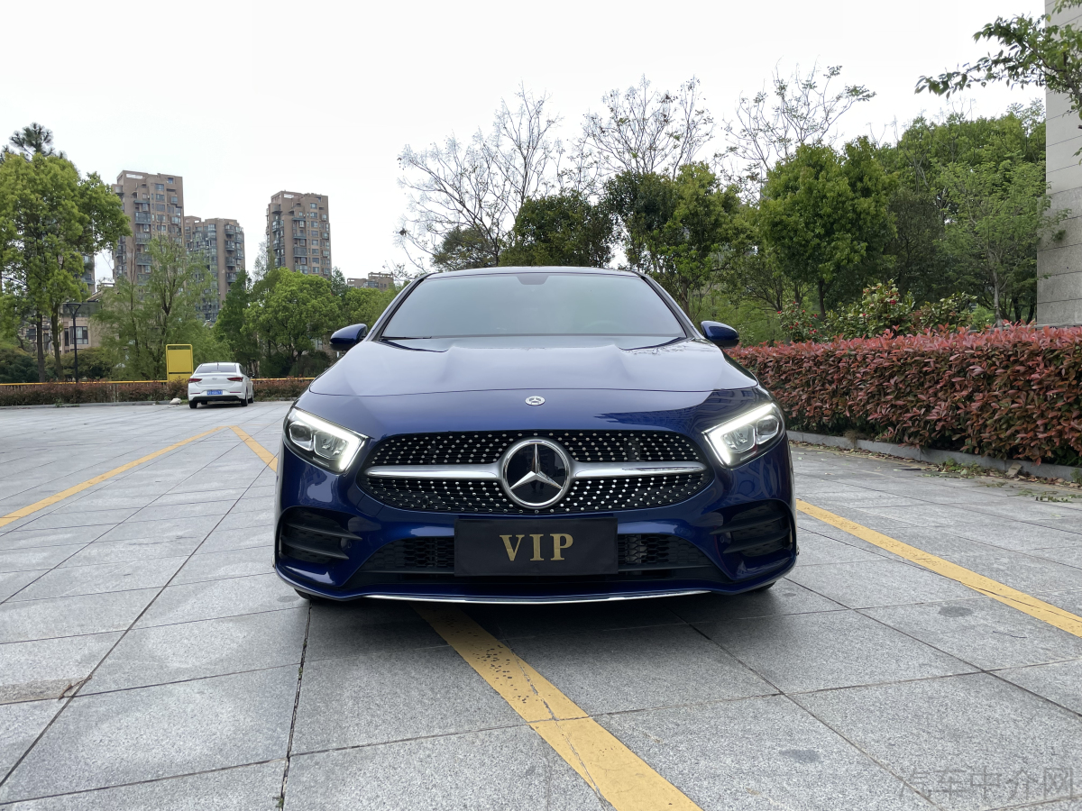 奔驰A级 A200L 2023款 1.3T 自动 时尚型 价格0万