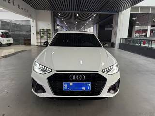 奥迪A4L 40TFSI 2.0T 自动 豪华动感型 