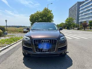 奥迪Q7 3.0T 自动 舒适型 