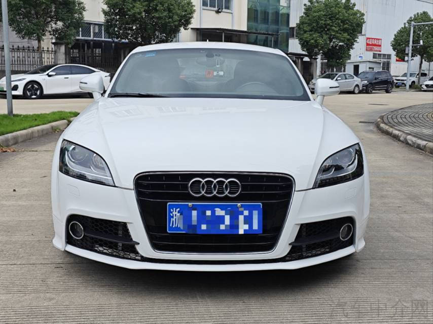 奥迪TT 45 [进口] Coupe 2013款 2.0T 自动 汽油 彩色梦幻版价格0万 