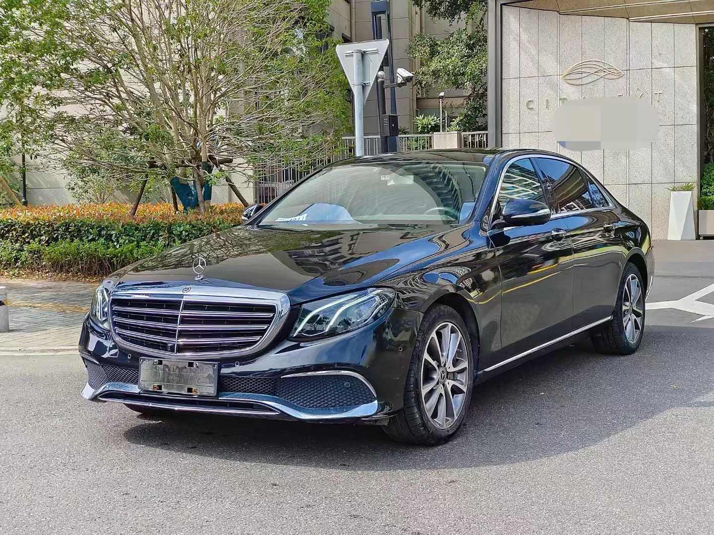 奔驰E级 E300L 2019款 2.0T 自动 汽油 时尚型改款 价格0万