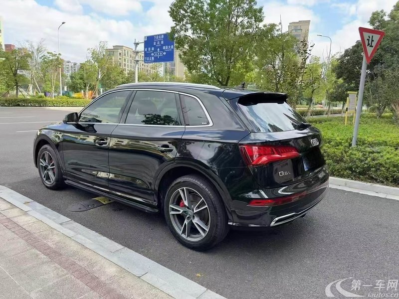 奥迪Q5L 45TFSI 2020款 2.0T 自动 尊享时尚型 (国Ⅵ) 