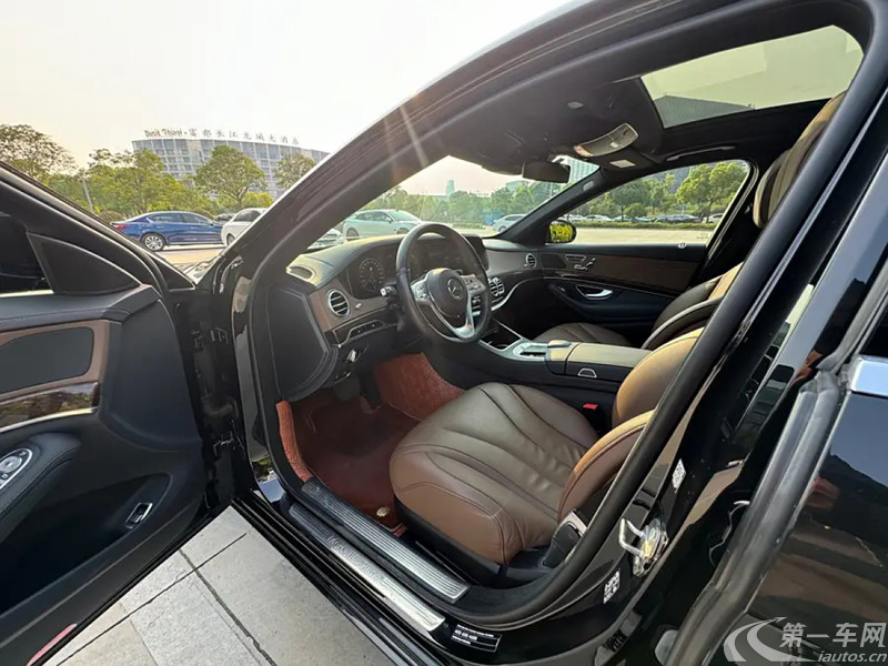 奔驰S级 S350L [进口] 2020款 3.0T 自动 汽油 尊享型臻藏版 