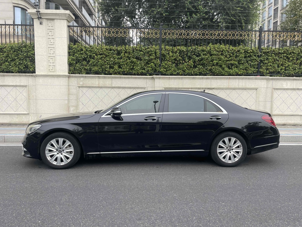 奔驰S级 S320L [进口] 2019款 2.0T 自动 汽油 臻藏版价格0万 