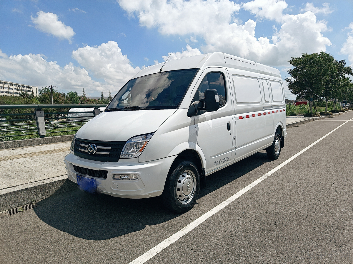 MAXUS迈克萨斯V80 2023款 2.0T 手动 经典城配王长轴中顶厢货 价格0万
