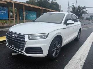 奥迪Q5L 40TFSI 2.0T 自动 豪华动感型 