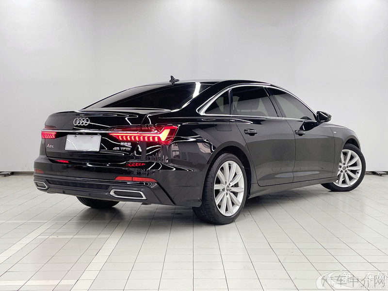 奥迪A6L 45TFSI 2021款 2.0T 自动 臻选动感型 (国Ⅵ) 