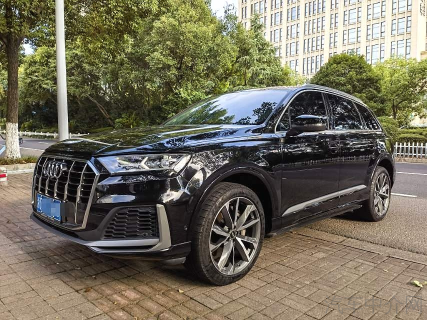 奥迪Q7 55 [进口] 2022款 3.0T 自动 冰雪运动型quattro二手车 二手S二手车 二手line价格0万 