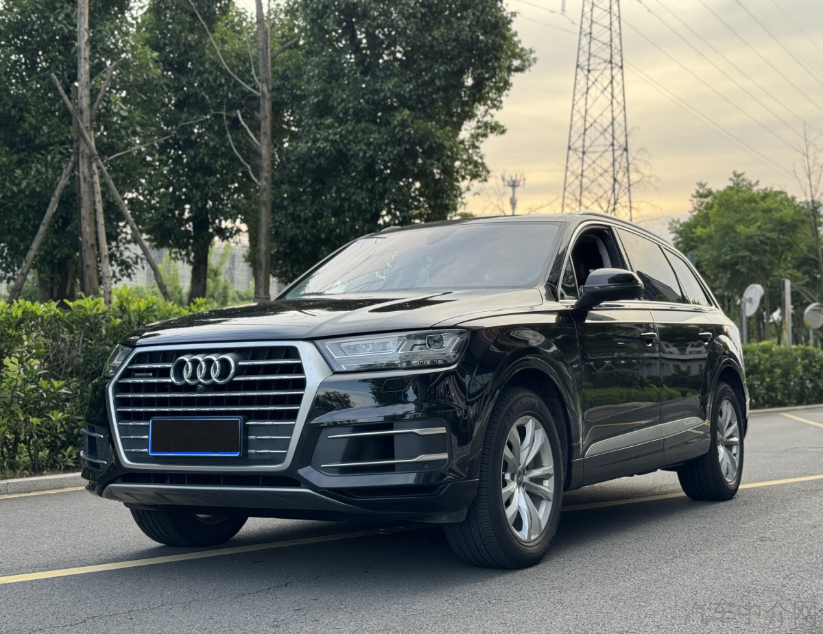 奥迪Q7 55 [进口] 2019款 3.0T 自动 技术型价格0万 