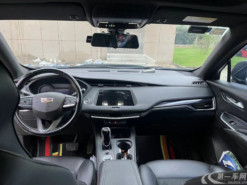 凯迪拉克XT4 2022款 2.0T 自动 前驱 28T风尚型 (国Ⅵ) 