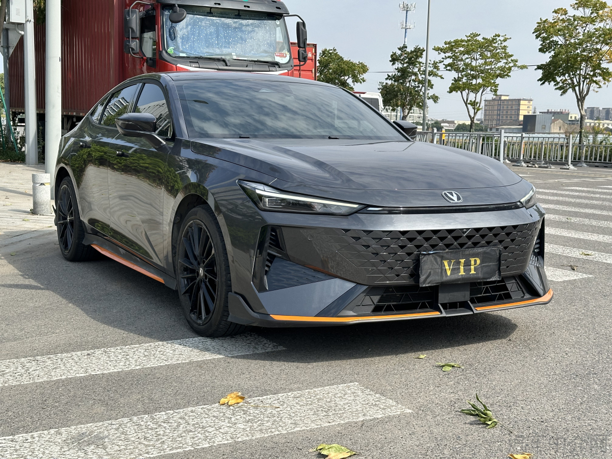 长安UNI二手车 二手V 2024款 1.5T 自动 尊贵运动型 价格0万 