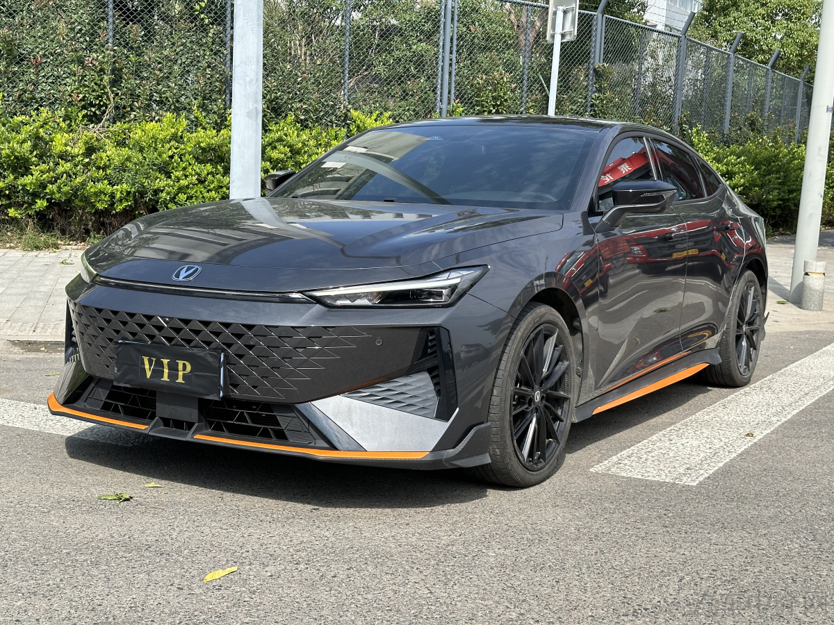 长安UNI二手车 二手V 2024款 1.5T 自动 尊贵运动型 价格0万 