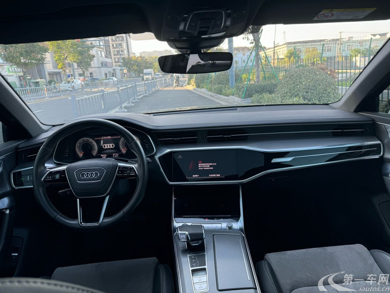 奥迪A6L 40TFSI 2022款 2.0T 自动 改款豪华动感型 (国Ⅵ) 