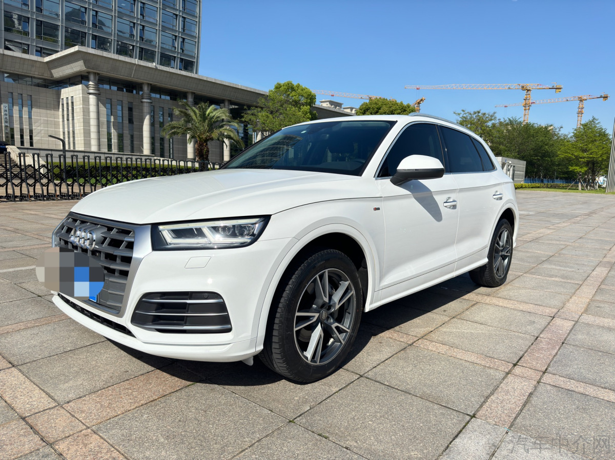 奥迪Q5L 40TFSI 2018款 2.0T 自动 荣享时尚型 价格0万