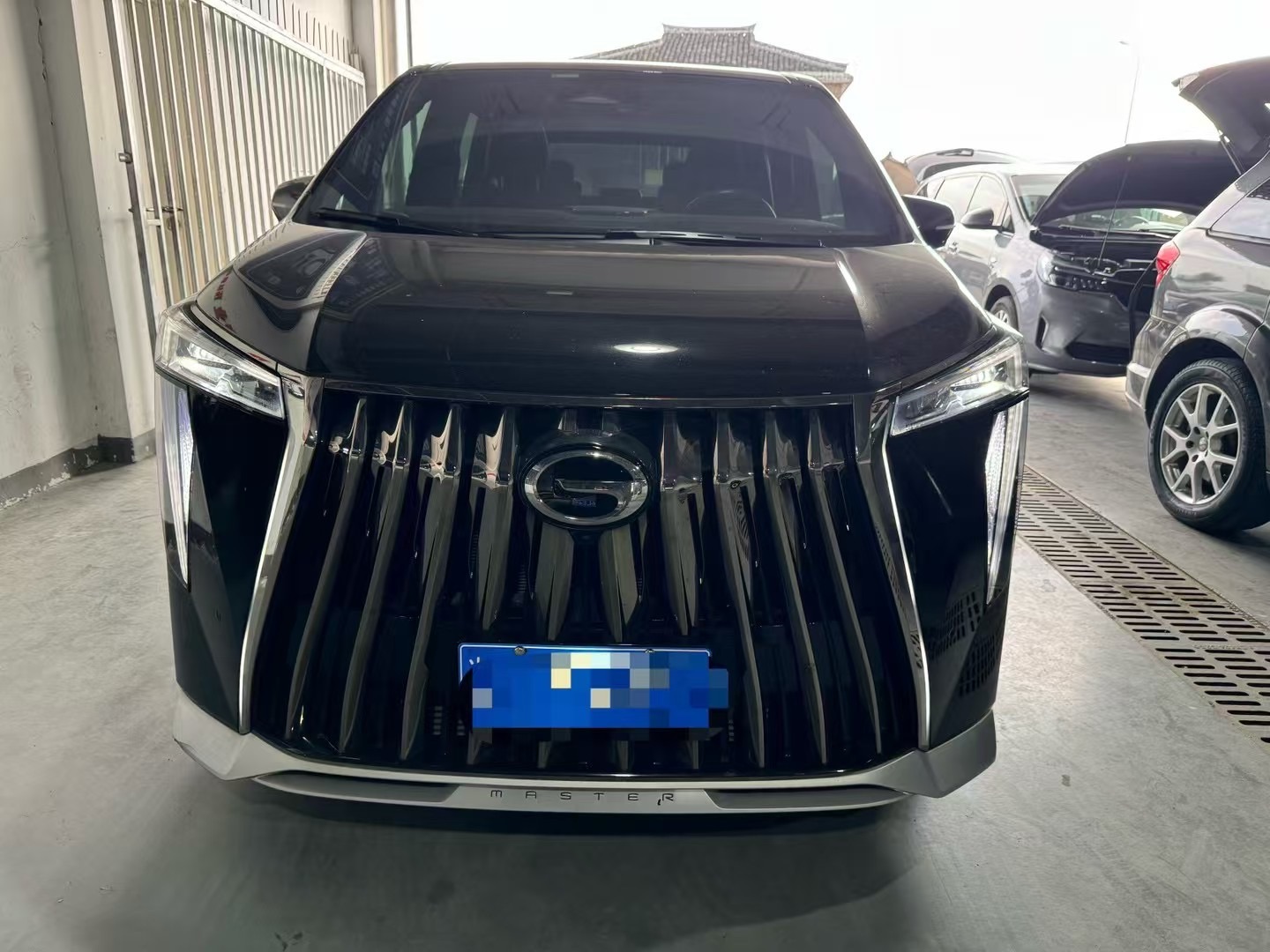 传祺M8 宗师系列 2023款 2.0T 自动 400T至尊版 价格0万 