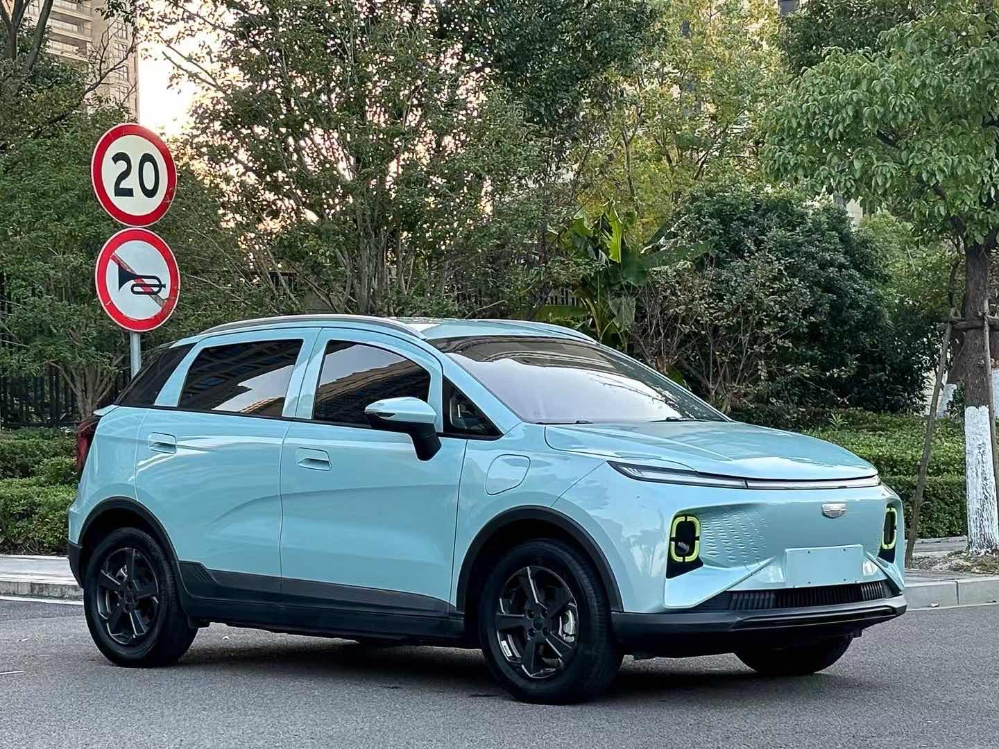吉利几何E 2022款 0.0T 自动 401KM霹雳虎价格0万 