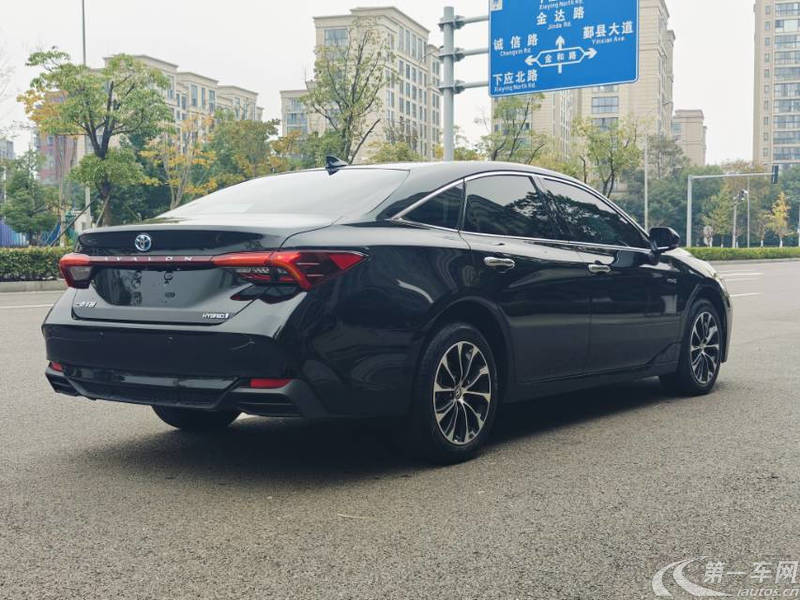 丰田亚洲龙 双擎 2023款 2.5L 自动 豪华版 (国Ⅵ) 