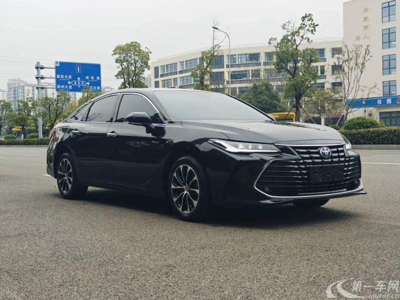 丰田亚洲龙 双擎 2023款 2.5L 自动 豪华版 (国Ⅵ) 