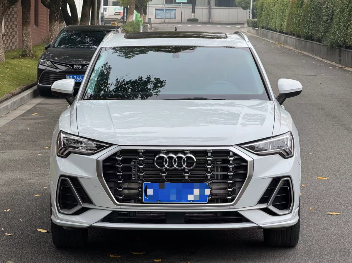 奥迪Q3 40TFSI 2021款 2.0T 自动 前驱 时尚致雅型 价格0万 