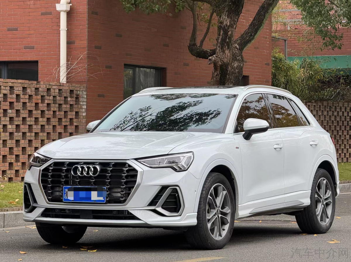 奥迪Q3 40TFSI 2021款 2.0T 自动 前驱 时尚致雅型 价格0万