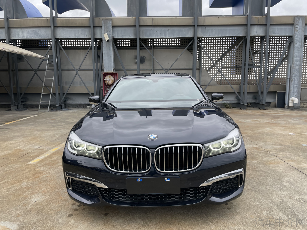 宝马7系 730Li [进口] 2018款 2.0T 自动 汽油 中东版平行进口 价格0万 