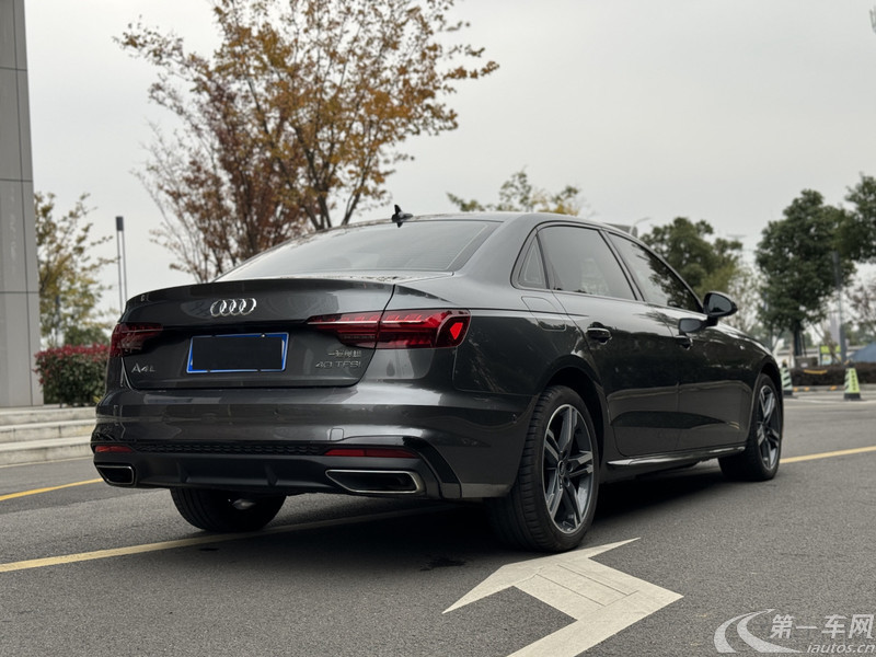 奥迪A4L 2023款 2.0T 自动 豪华动感型 (国Ⅵ) 