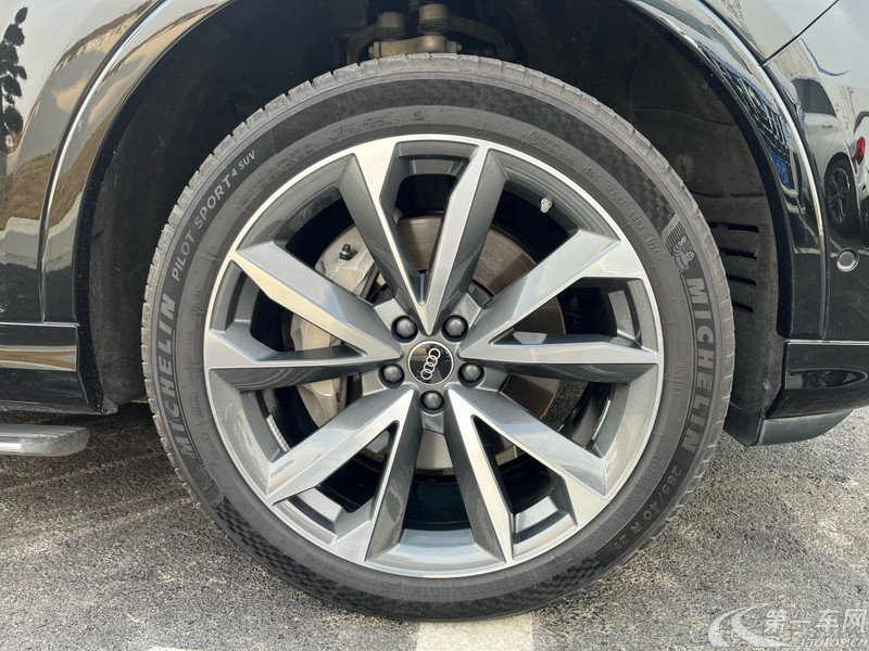 奥迪Q7 55 [进口] 2022款 3.0T 自动 运动型quattro-S-line 