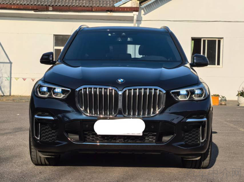 宝马X5 [进口] 2023款 3.0T 自动 四驱 汽油 M运动加规版平行进口价格0万 