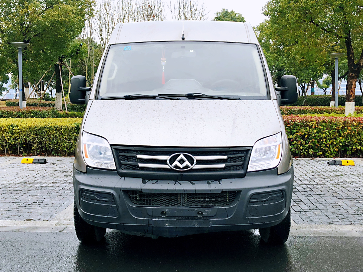 MAXUS迈克萨斯V80 2017款 2.5T 手动 傲运通长轴中顶 价格0万 