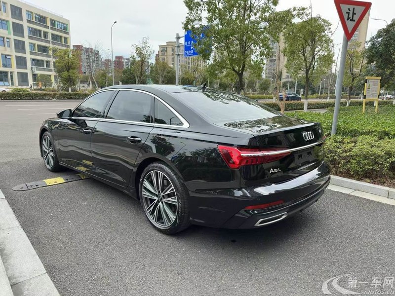 奥迪A6L 45TFSI 2021款 2.0T 自动 臻选动感型 (国Ⅵ) 