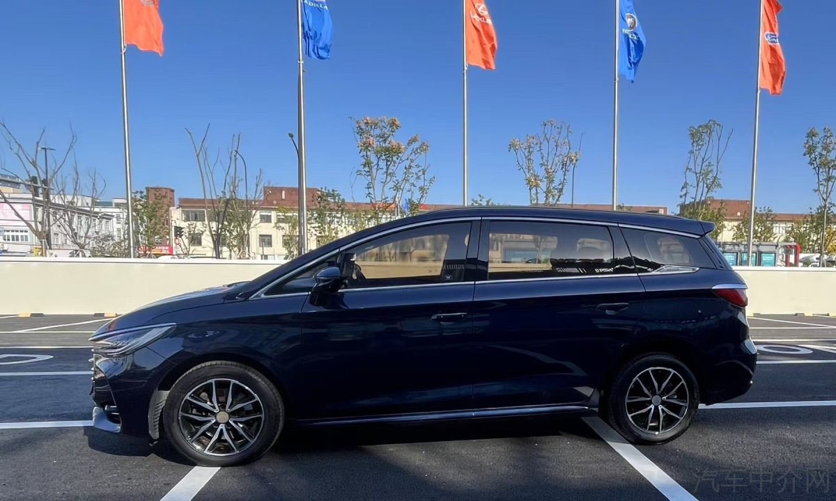 比亚迪宋MAX 2018款 1.5T 自动 前驱 智联豪华型 价格0万 