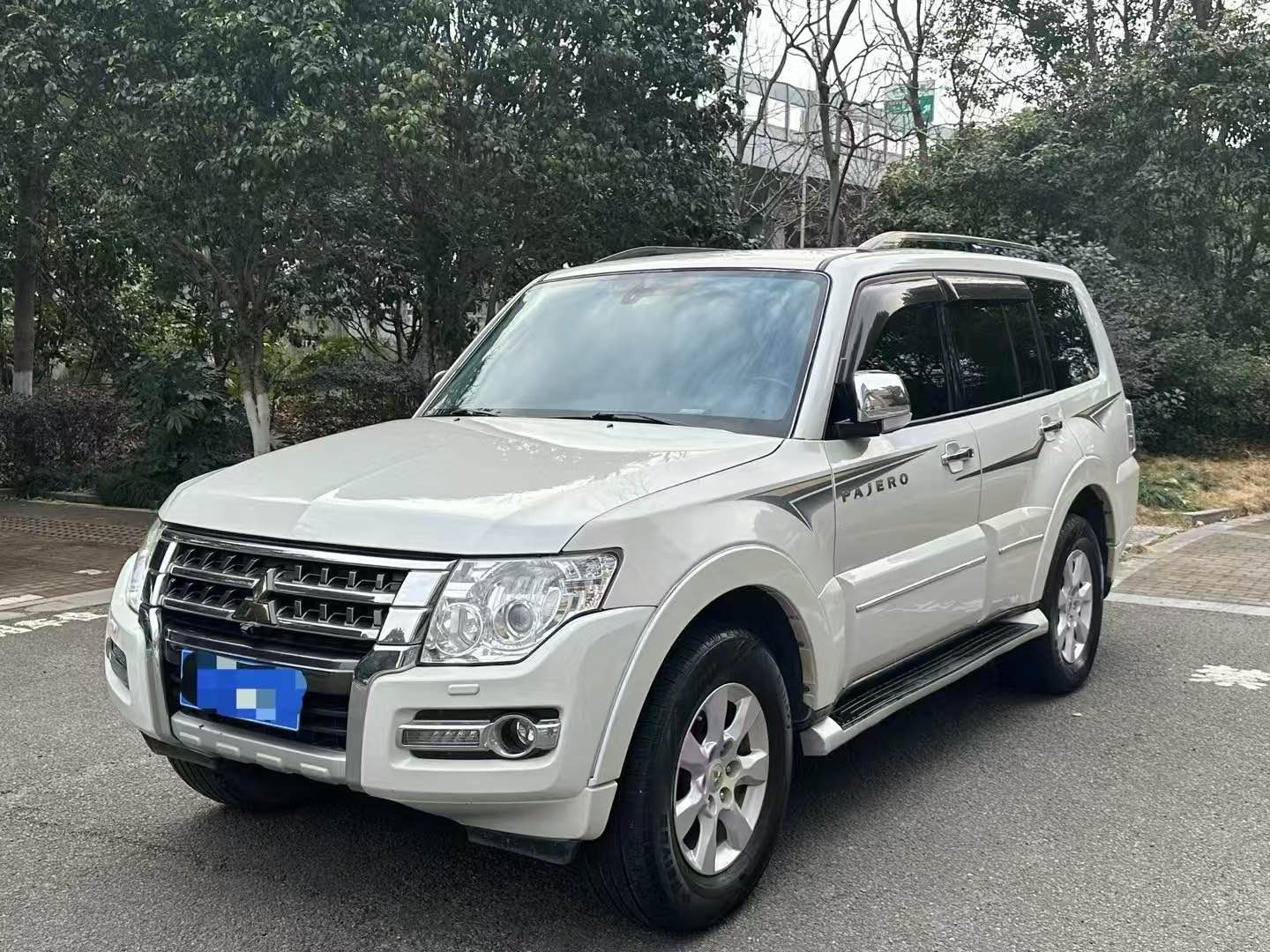 三菱帕杰罗 [进口] 2016款 3.0L 自动 四驱 豪华版价格0万