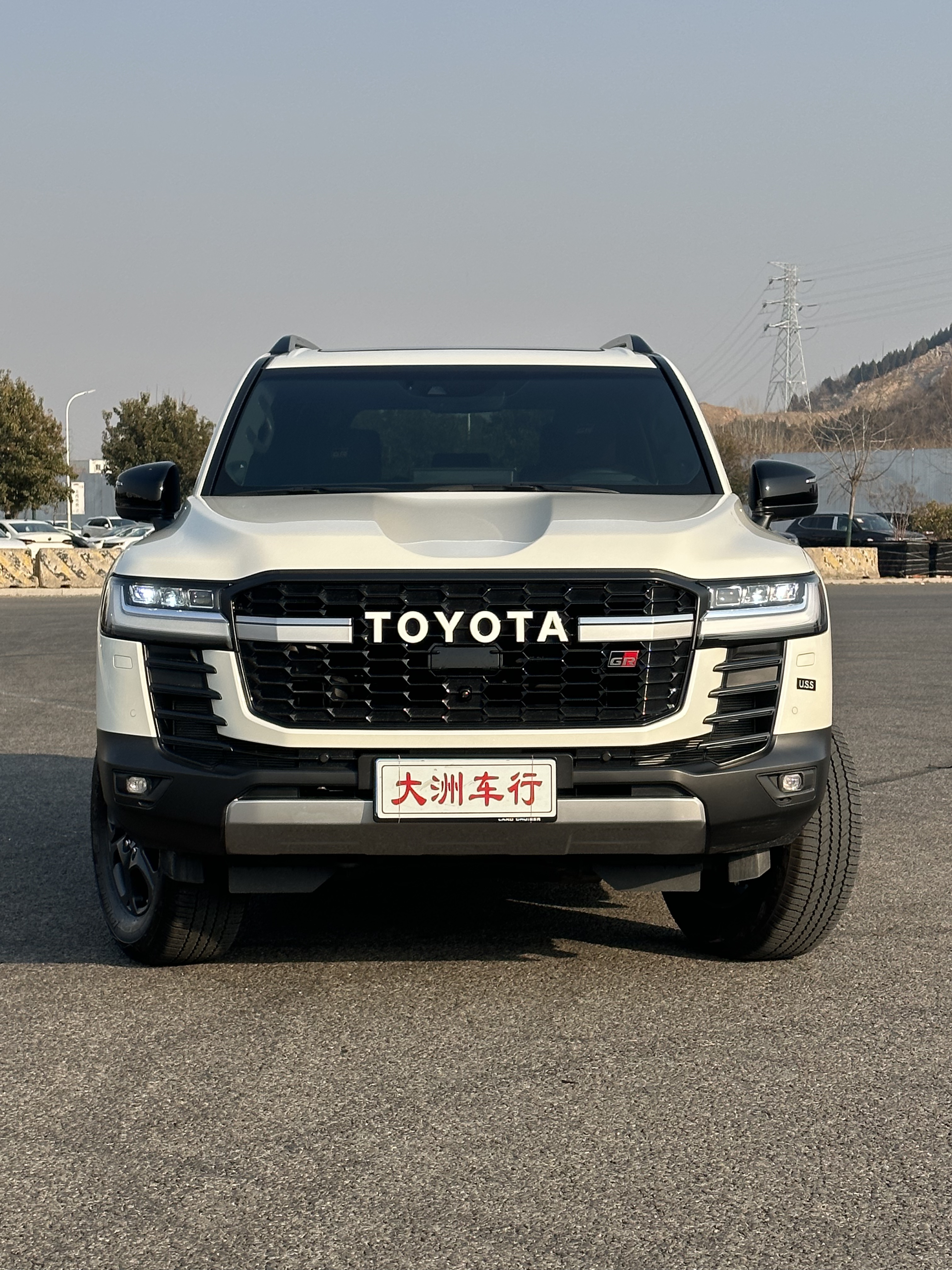 丰田陆地巡洋舰 LC300 [进口] 2022款 3.5T 自动 四驱 GR中东版平行进口价格0万 