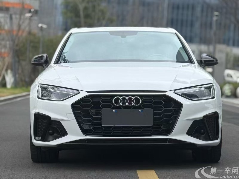 奥迪A4L 2022款 2.0T 自动 豪华动感型 (国Ⅵ) 