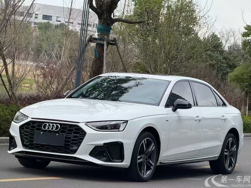 奥迪A4L 2022款 2.0T 自动 豪华动感型 (国Ⅵ) 