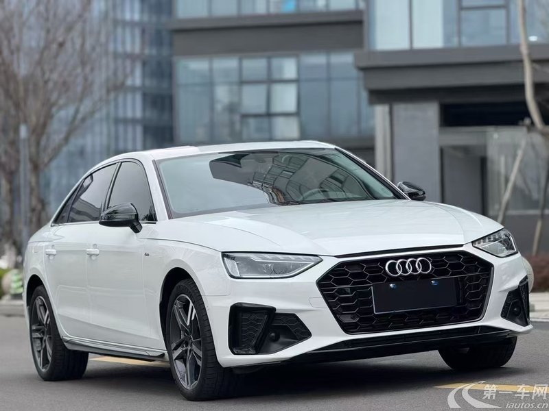 奥迪A4L 2022款 2.0T 自动 豪华动感型 (国Ⅵ) 