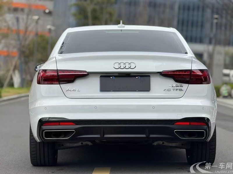 奥迪A4L 2022款 2.0T 自动 豪华动感型 (国Ⅵ) 