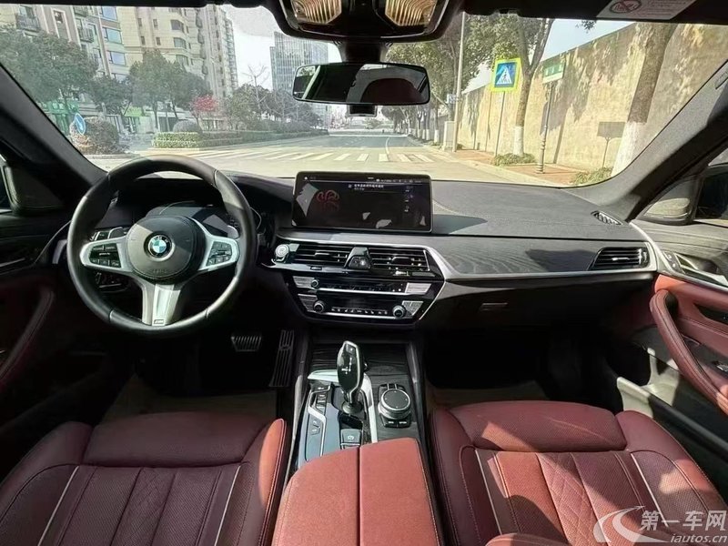 宝马5系 530Li 2022款 2.0T 自动 汽油 改款二尊享型M运动套装 (国Ⅵ) 