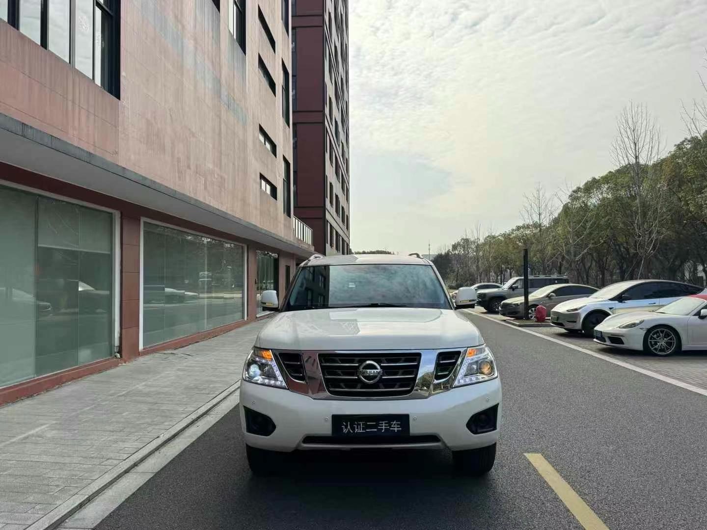 日产途乐 [进口] 2018款 4.8L 自动 四驱 天窗中东版平行进口价格0万 