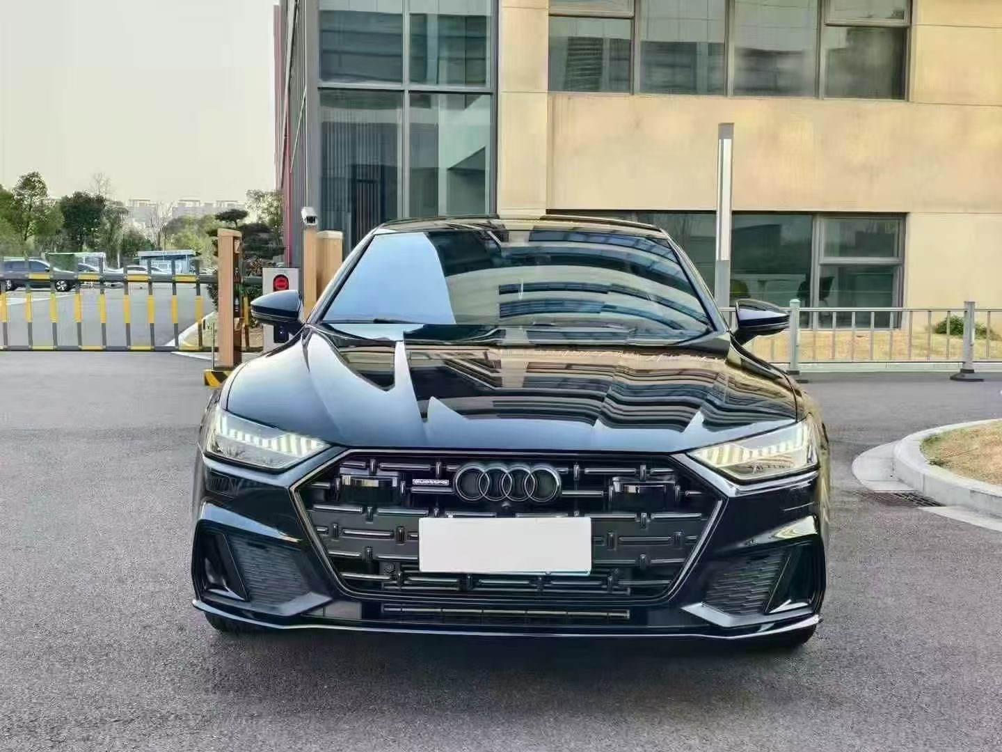奥迪A7L 55TFSI 2024款 3.0T 自动 S二手车 二手line黑武士版 价格0万 