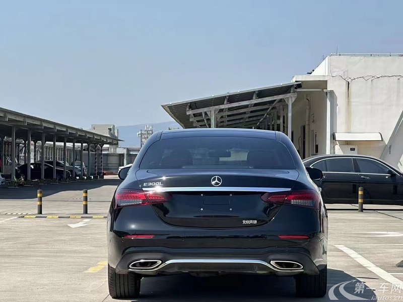 奔驰E级 300L 2022款 2.0T 自动 汽油 尊贵型 (国Ⅵ) 