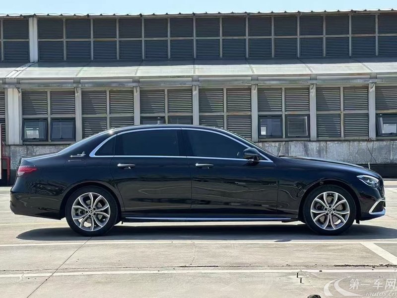 奔驰E级 300L 2022款 2.0T 自动 汽油 尊贵型 (国Ⅵ) 