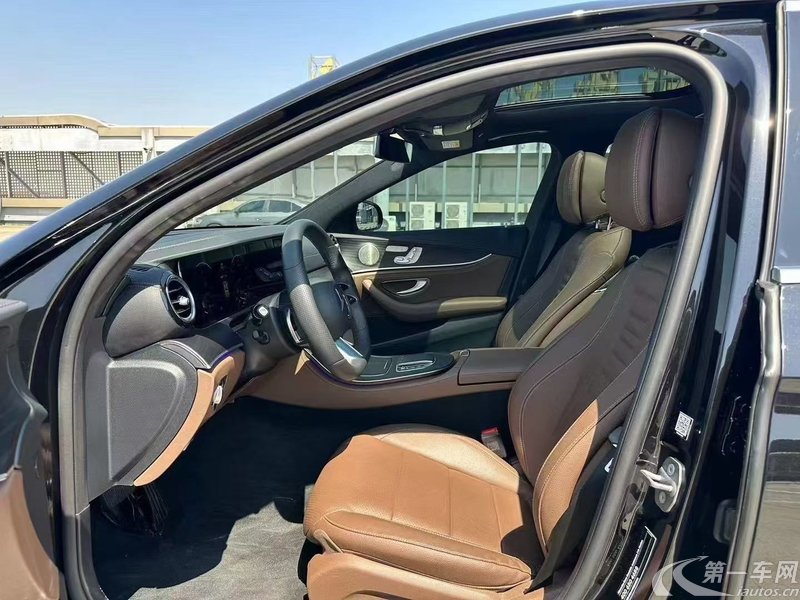 奔驰E级 300L 2022款 2.0T 自动 汽油 尊贵型 (国Ⅵ) 