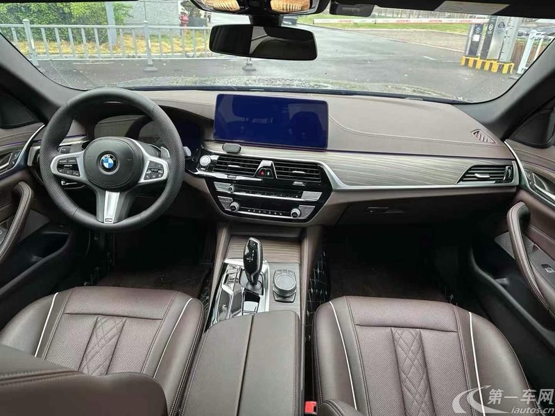 宝马5系 530Li 2022款 2.0T 自动 汽油 改款领先型M运动套装 (国Ⅵ) 