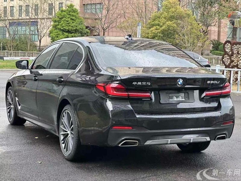 宝马5系 530Li 2022款 2.0T 自动 汽油 改款领先型M运动套装 (国Ⅵ) 