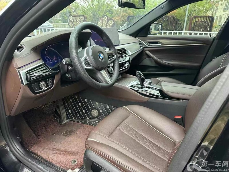 宝马5系 530Li 2022款 2.0T 自动 汽油 改款领先型M运动套装 (国Ⅵ) 