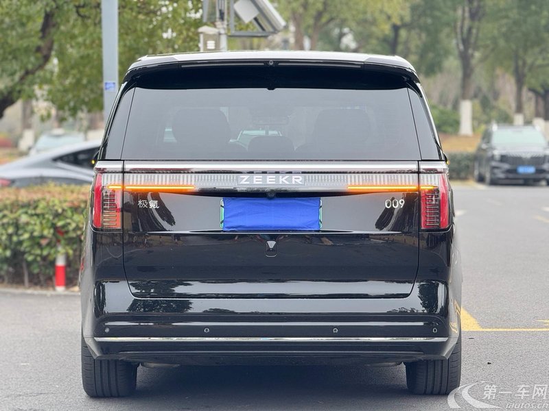 极氪ZEEKR 009 2024款 0.0T 自动 过道版108kWh 