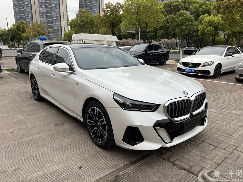 宝马5系 530Li 2024款 2.0T 自动 汽油 领先型M运动套装 (国Ⅵ) 